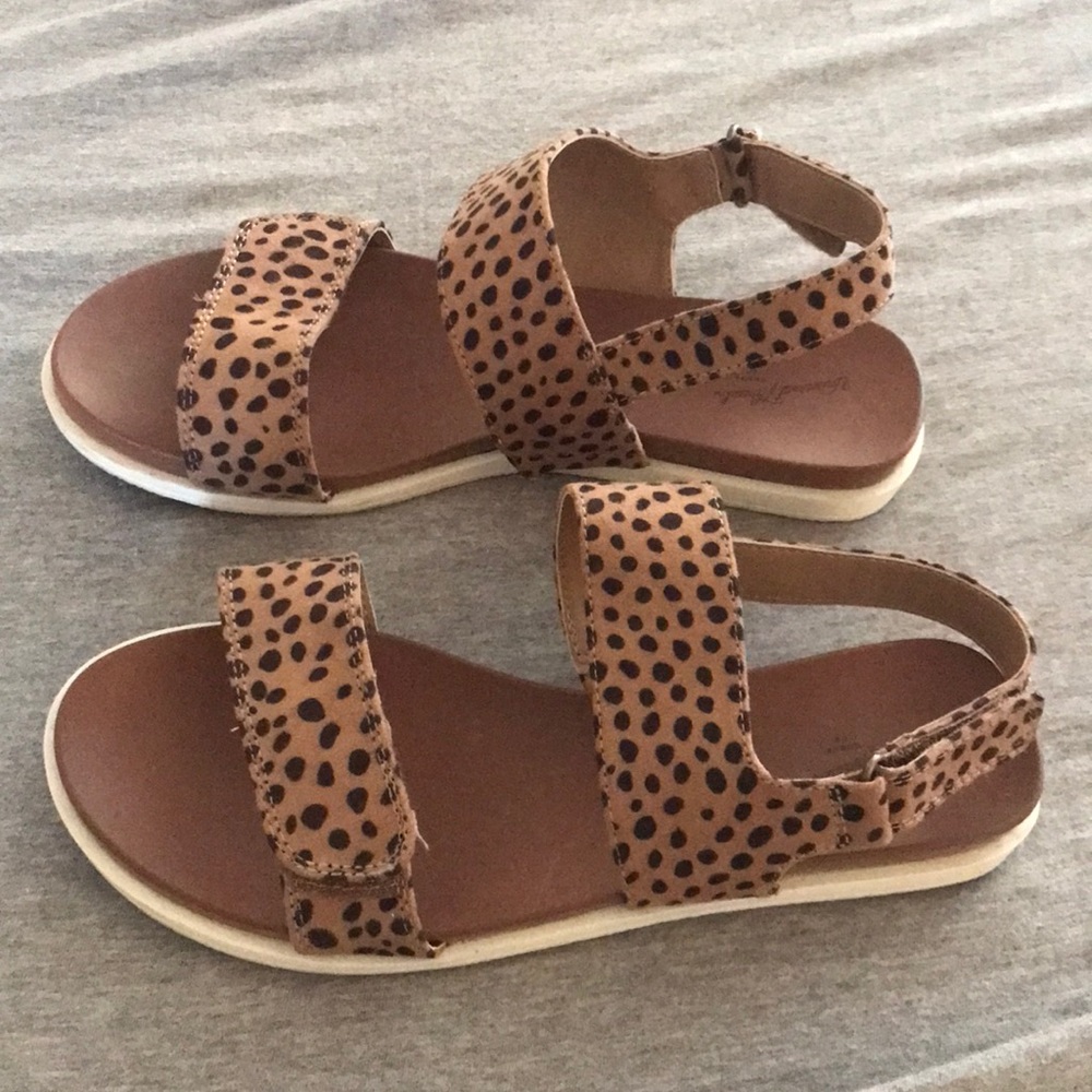 Universal Thread Cheetah Print Sandals